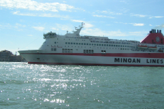 Luxusliner auf dem Canale della Giudecca