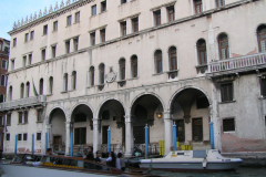Fondaco dei Tedeschi (heute Postamt) Fondaco dei Tedeschi (heute Postamt)
