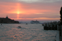 Abendämmerung über dem Giudecca-Kanal