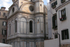 Kirchplatz in Castello