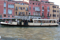 Linienboote: die Vaporetti