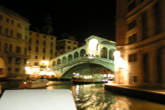 Rialto Brücke bei Nacht